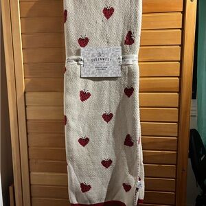 Brand new WITH Tags Heart Design Throw Blanket - Cream and Red